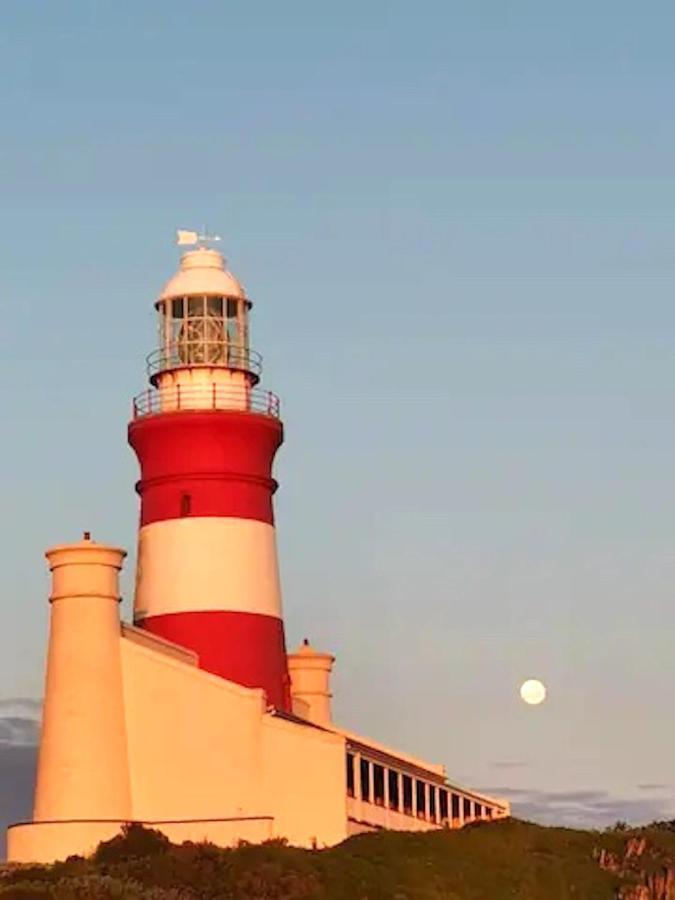 Hotel Dee'S Place à Agulhas Extérieur photo
